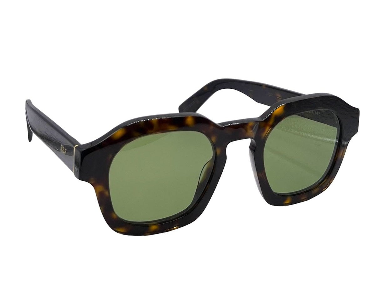 Retrosuperfuture Saluto